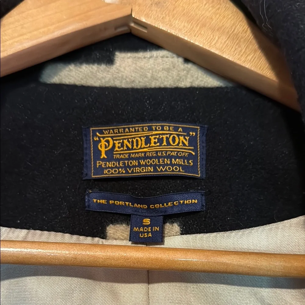 Pendleton Black and Cream 3/4 Sleeve Jacket - Picture 4 of 4
